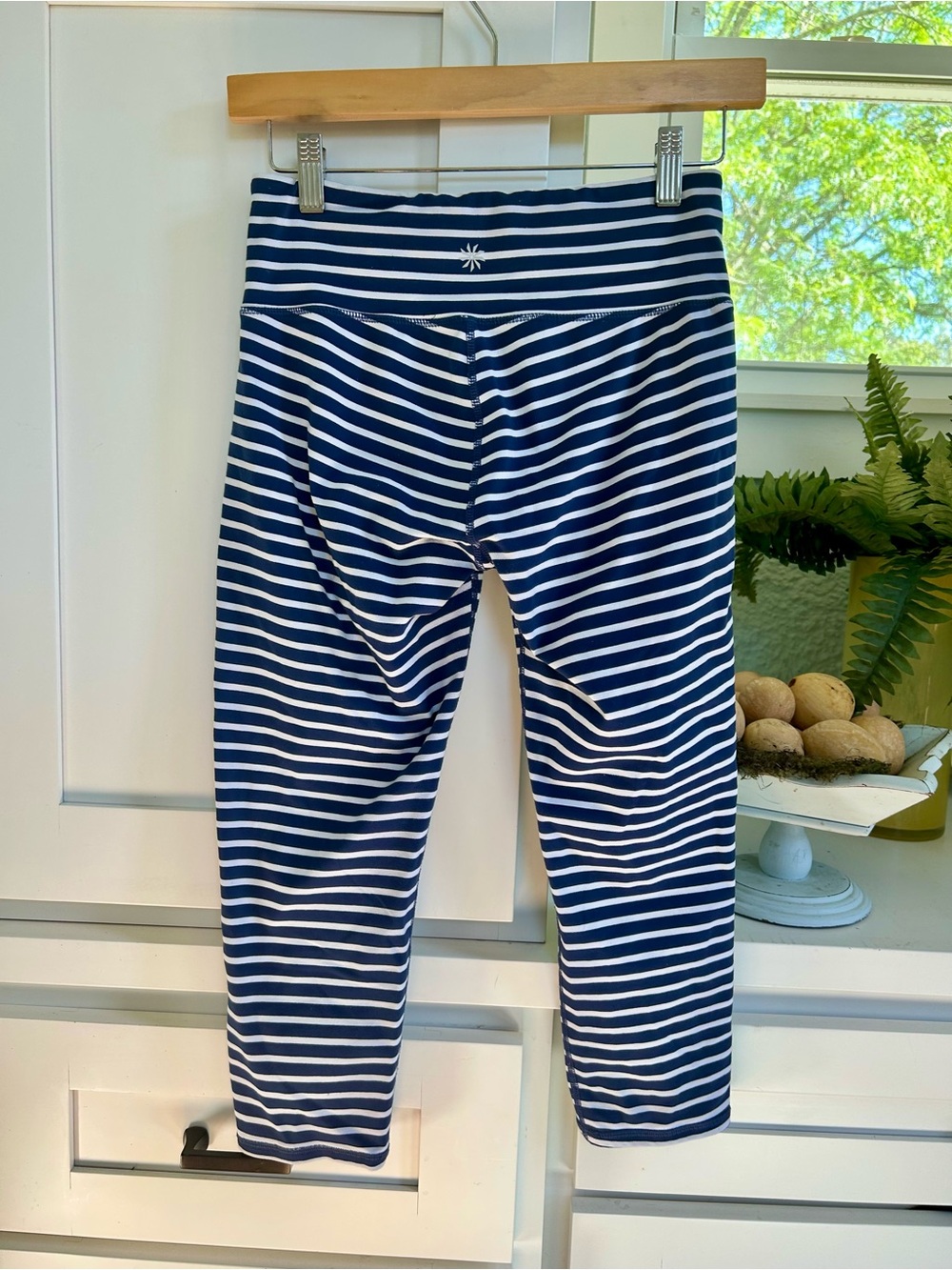 Athleta Chaturanga  Navy & White Striped Capri Leggings. Size small